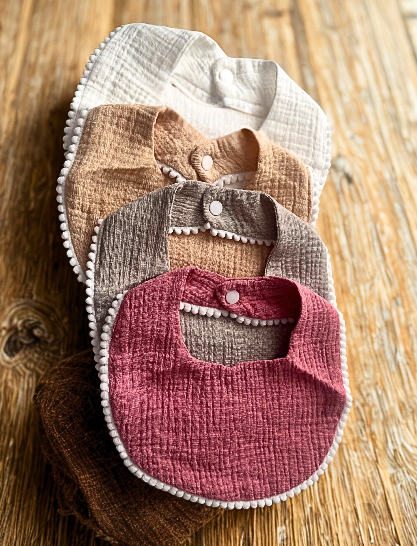 Pom Pom Muslin Bib Set (Set of 2)